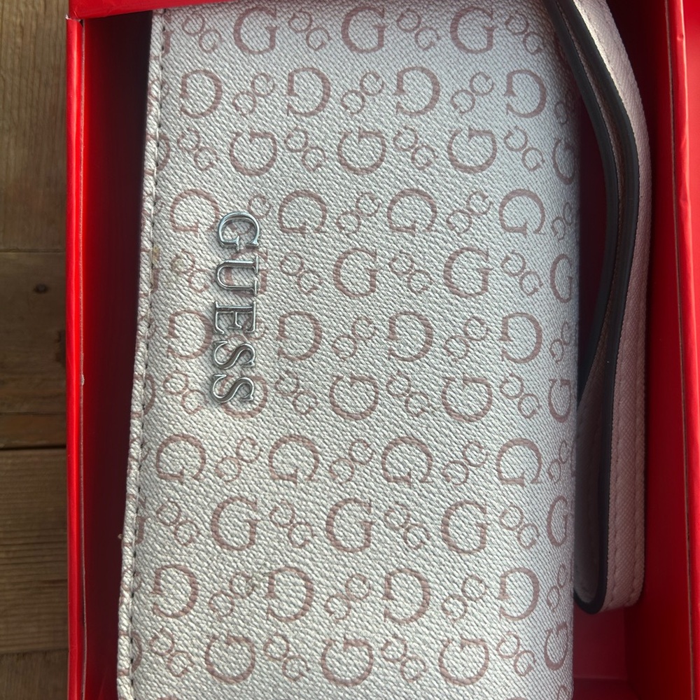 Guess Light Pink Logo Wallet Set - Picture 3 of 6